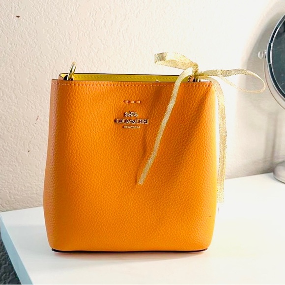 NWOT Coach Leather Buckle Crossbody Bag Orange